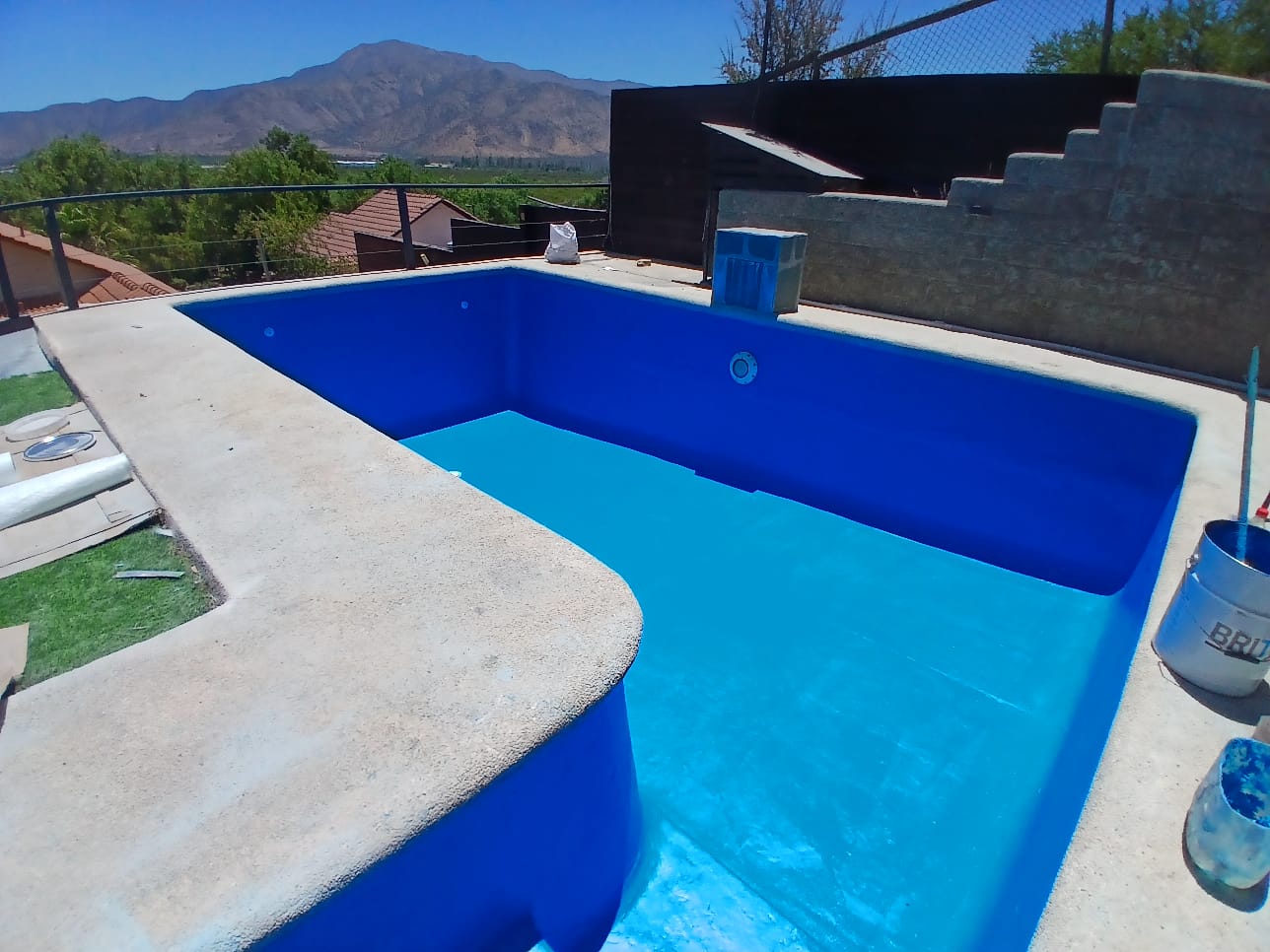 Revestimiento de piscina acabado blanco gel coat