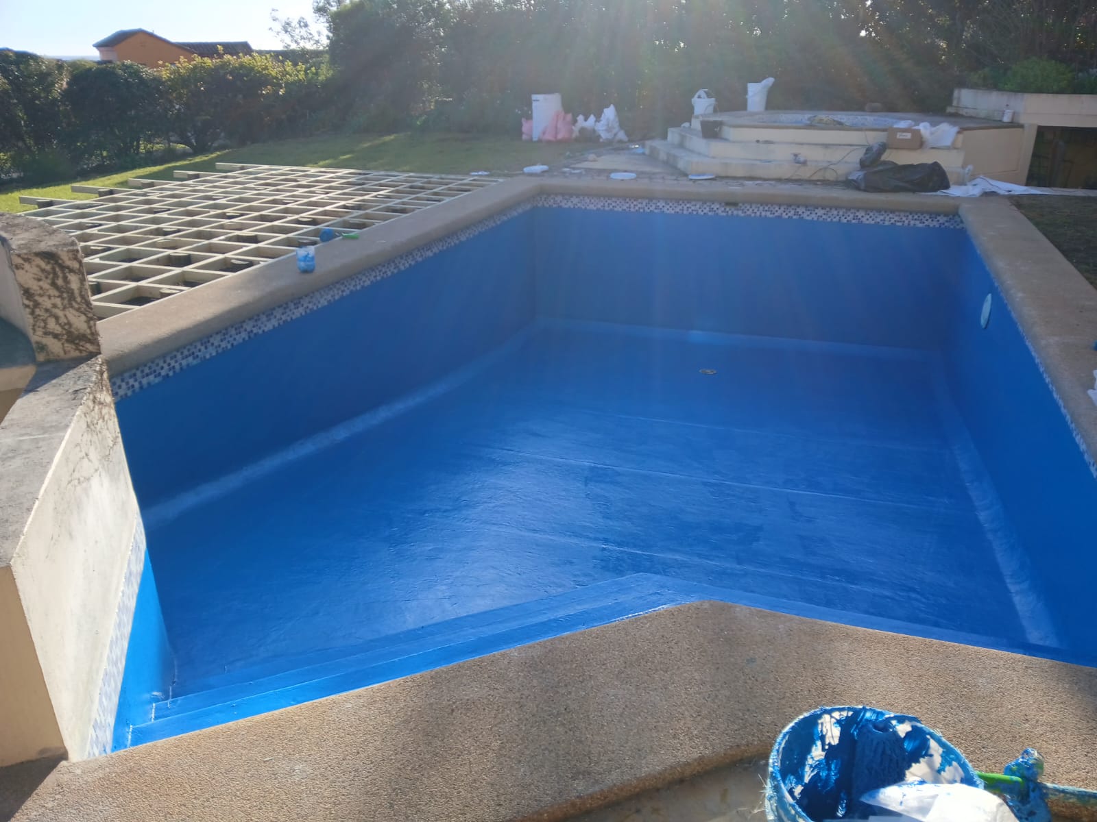Proyecto de revestimiento de piscina completado